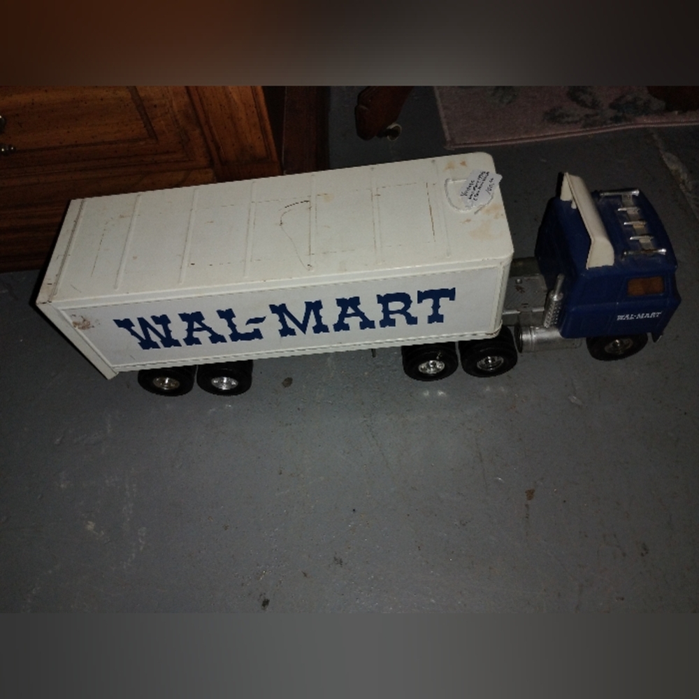 1970s Walmart tractor and trailer ERTL